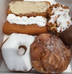 R & M Bakery&nbsp;Donuts